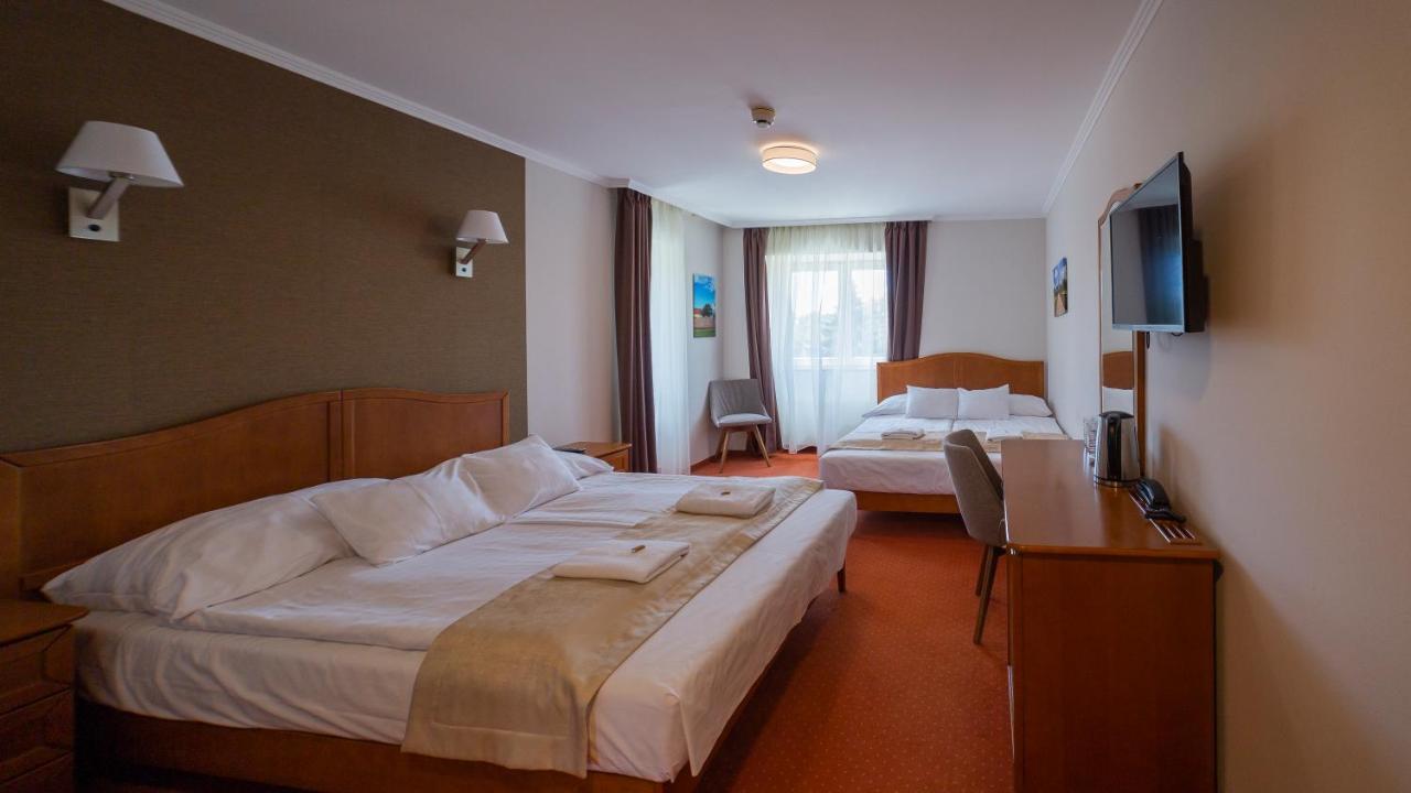 Hotel Aqua Sárvár Sarvar Exterior foto