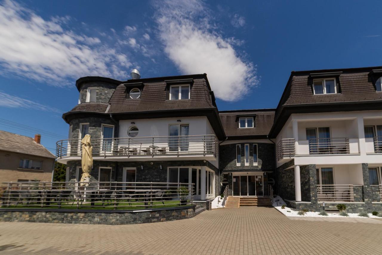 Hotel Aqua Sárvár Sarvar Exterior foto